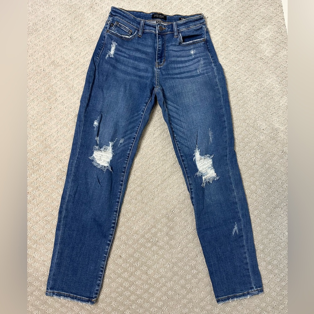 Sz 5 or 27 Judy Blue Slim Fit mid rise medium wash jeans light distressing